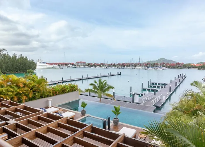 L'escale Marina & - Small Luxury Of The World 5*