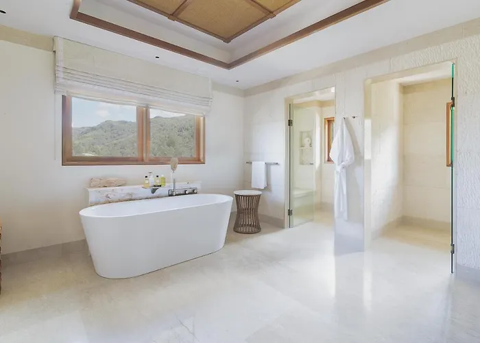 L'escale Marina & - Small Luxury Of The World 5* Victoria