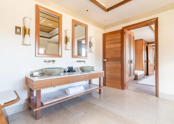 L'escale Marina & - Small Luxury Of The World 5* Victoria