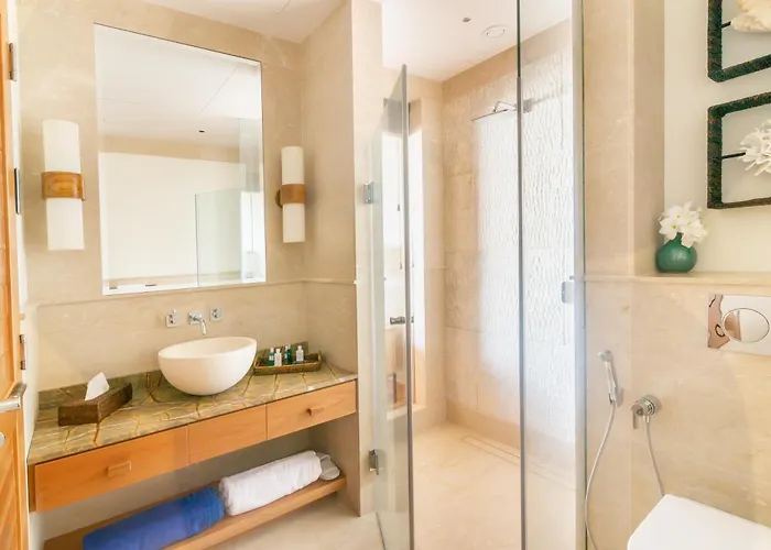 L'escale Marina & - Small Luxury Of The World 5* Victoria